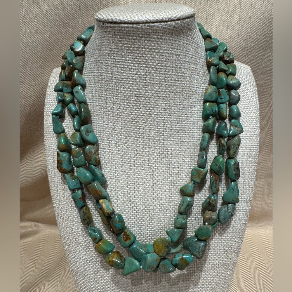 Turquoise Beaded Necklace w/MOP Magnetic Clasp